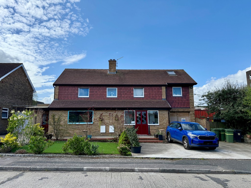 Lot: 113 - DETACHED HOUSE FOR COMPLETION - Detached house